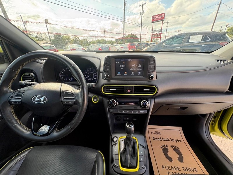 Hyundai Kona Vehicle Image 11