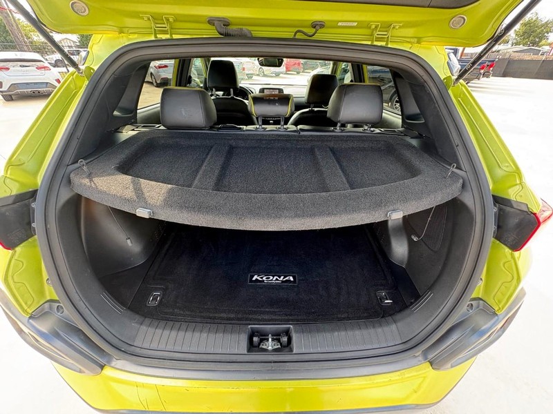 Hyundai Kona Vehicle Image 16