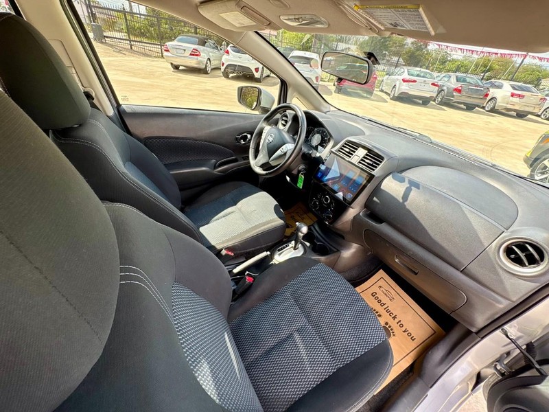 Nissan Versa Note Vehicle Image 08