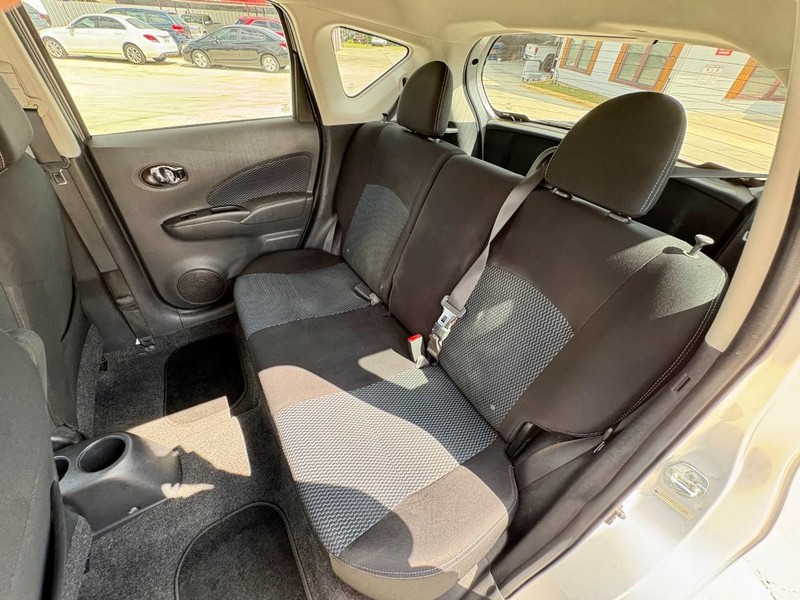 Nissan Versa Note Vehicle Image 13