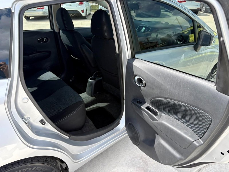 Nissan Versa Note Vehicle Image 14