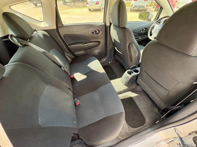 Nissan Versa Note Vehicle Image 15