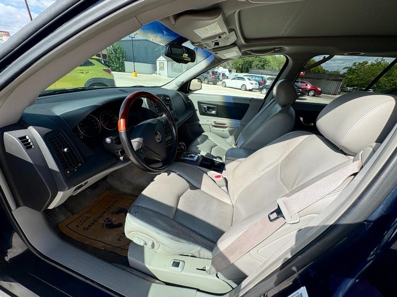 Cadillac SRX Vehicle Image 10