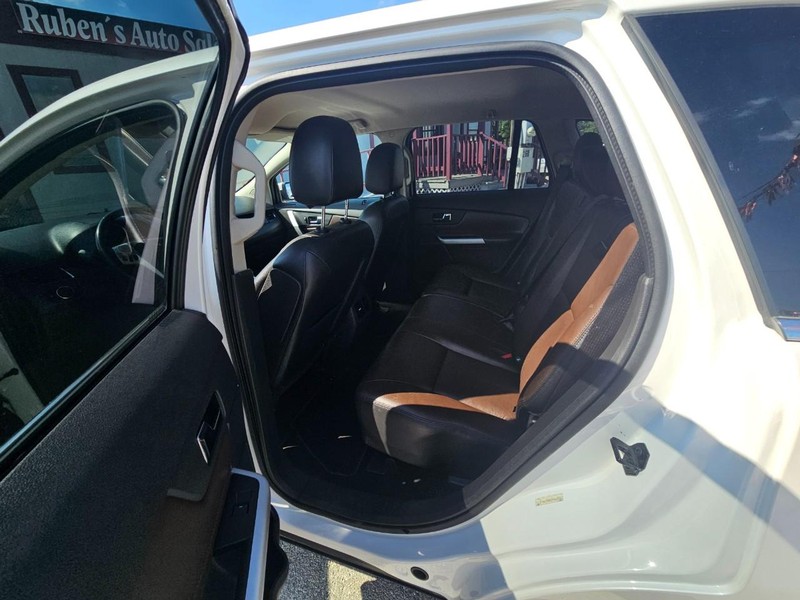 Ford Edge Vehicle Image 12