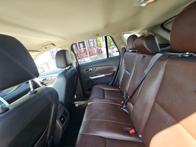 Ford Edge Vehicle Image 13