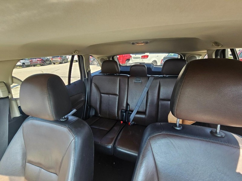Ford Edge Vehicle Image 15
