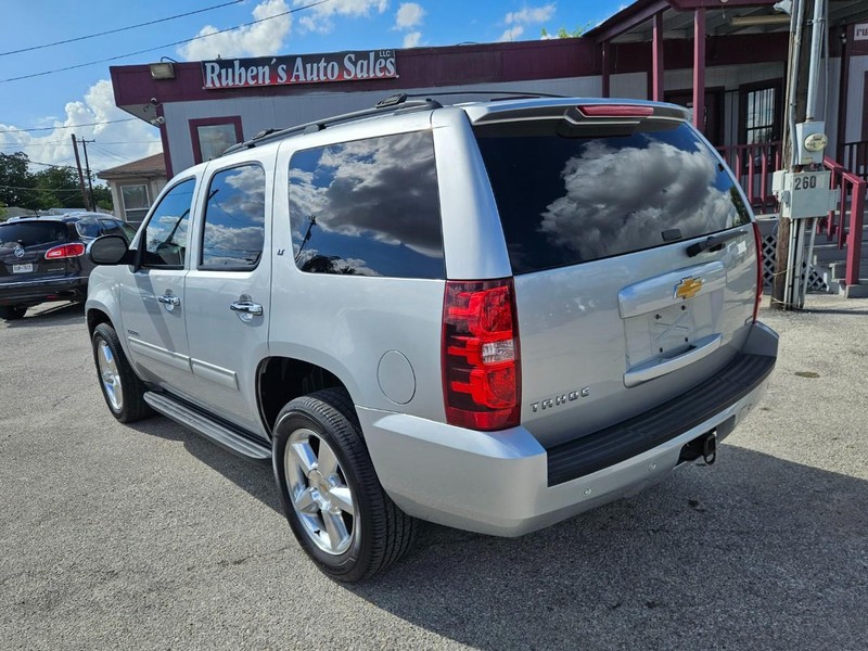 Chevrolet Tahoe Vehicle Full-screen Gallery Image 03