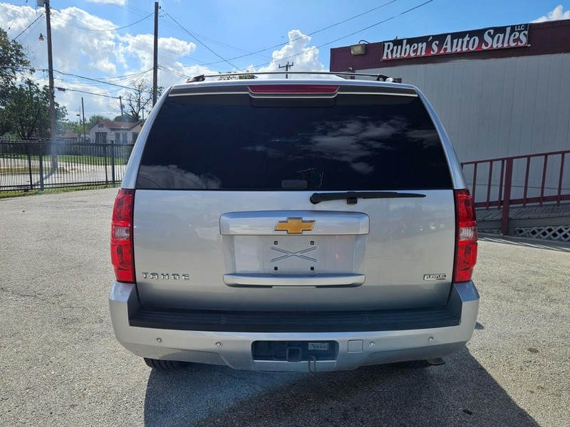 Chevrolet Tahoe Vehicle Full-screen Gallery Image 04