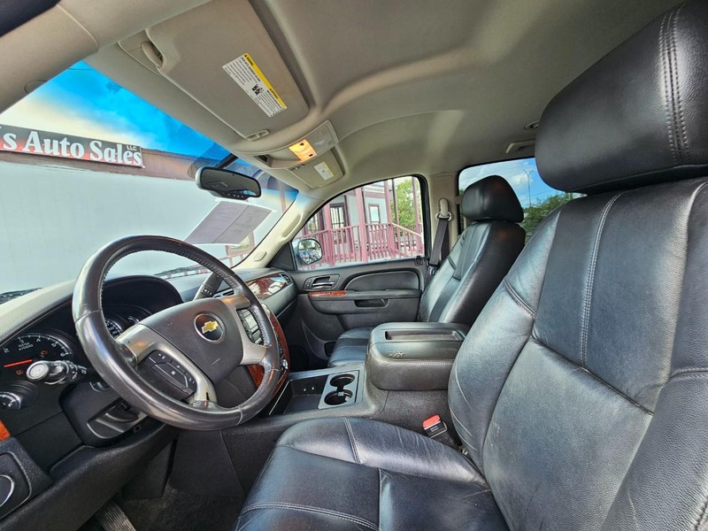 Chevrolet Tahoe Vehicle Full-screen Gallery Image 12