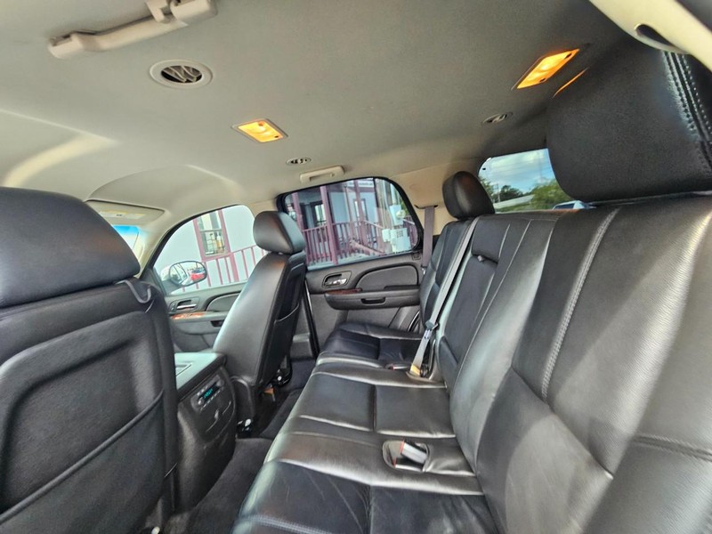Chevrolet Tahoe Vehicle Full-screen Gallery Image 14