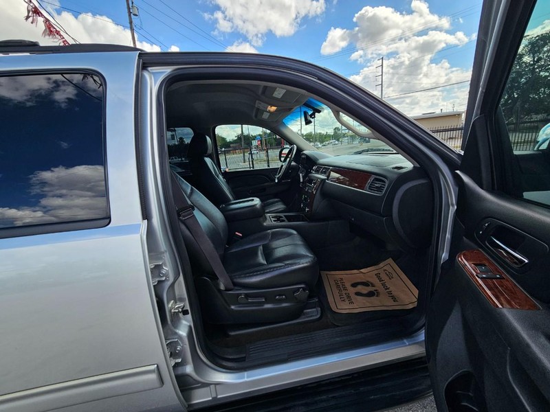 Chevrolet Tahoe Vehicle Full-screen Gallery Image 15
