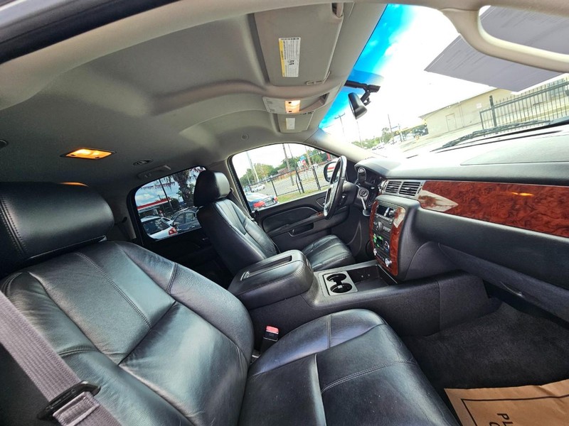 Chevrolet Tahoe Vehicle Full-screen Gallery Image 16