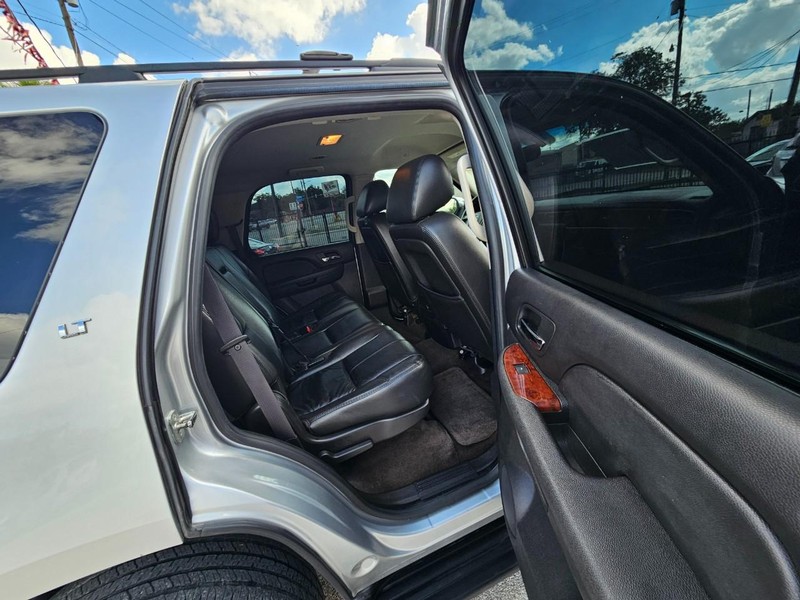 Chevrolet Tahoe Vehicle Full-screen Gallery Image 17