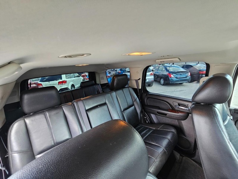 Chevrolet Tahoe Vehicle Full-screen Gallery Image 19