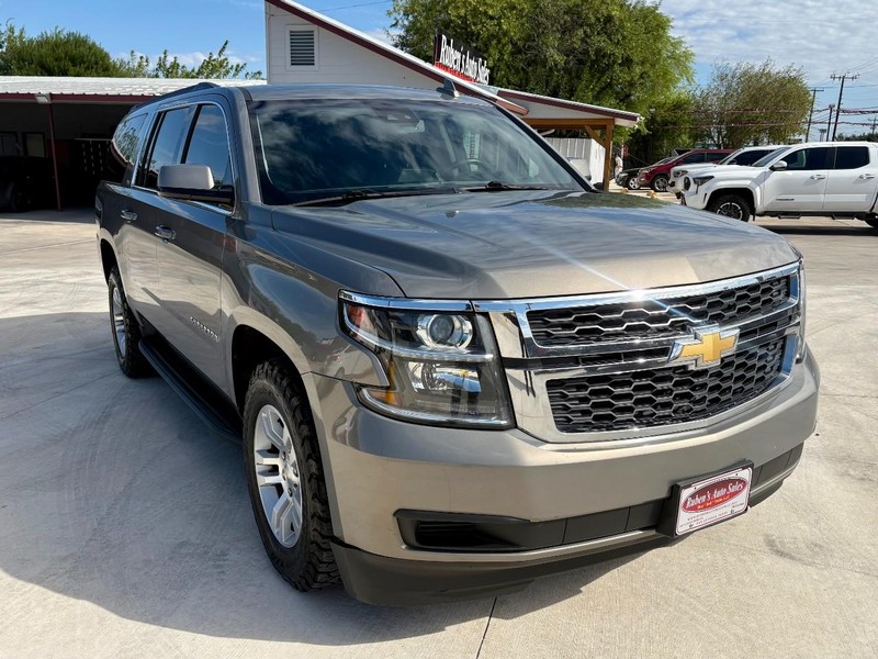 Chevrolet Suburban Vehicle Image 07