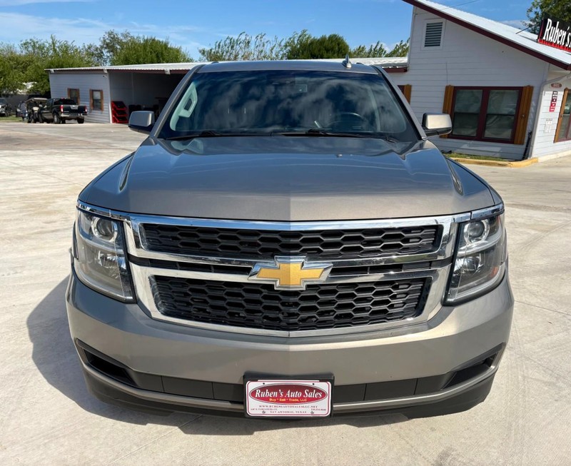 Chevrolet Suburban Vehicle Image 08