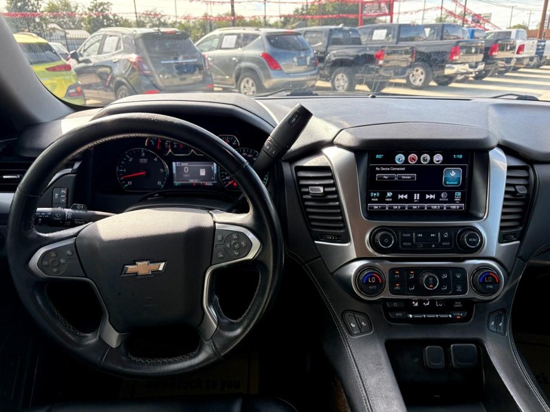 Chevrolet Suburban Vehicle Image 11