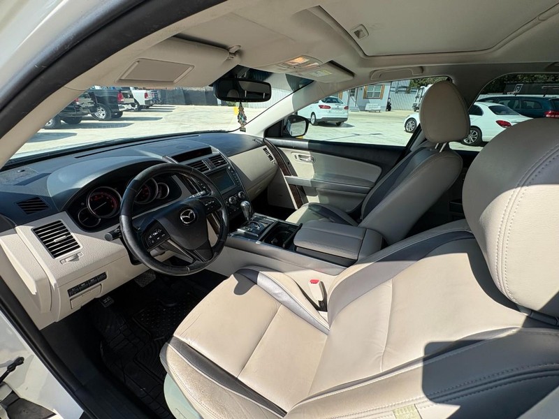 Mazda CX-9 Vehicle Image 10