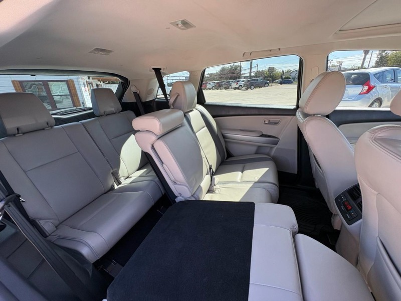Mazda CX-9 Vehicle Image 18