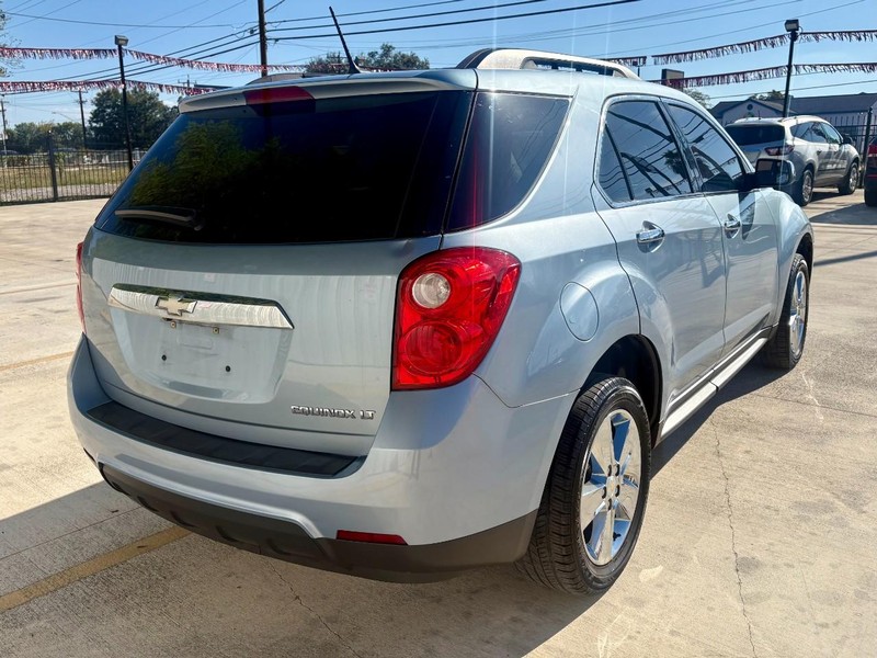 Chevrolet Equinox Vehicle Image 05