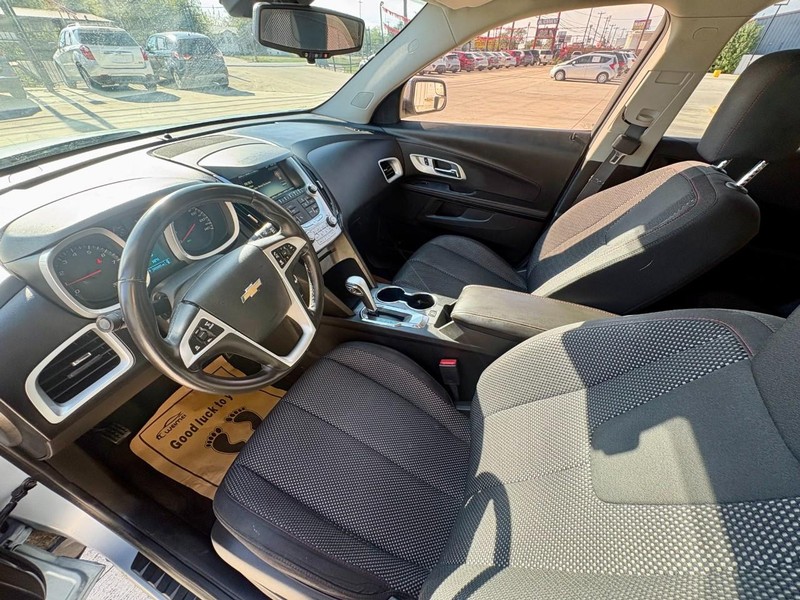 Chevrolet Equinox Vehicle Image 10