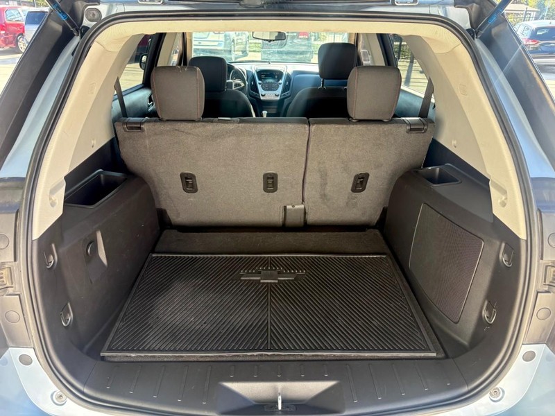 Chevrolet Equinox Vehicle Image 18