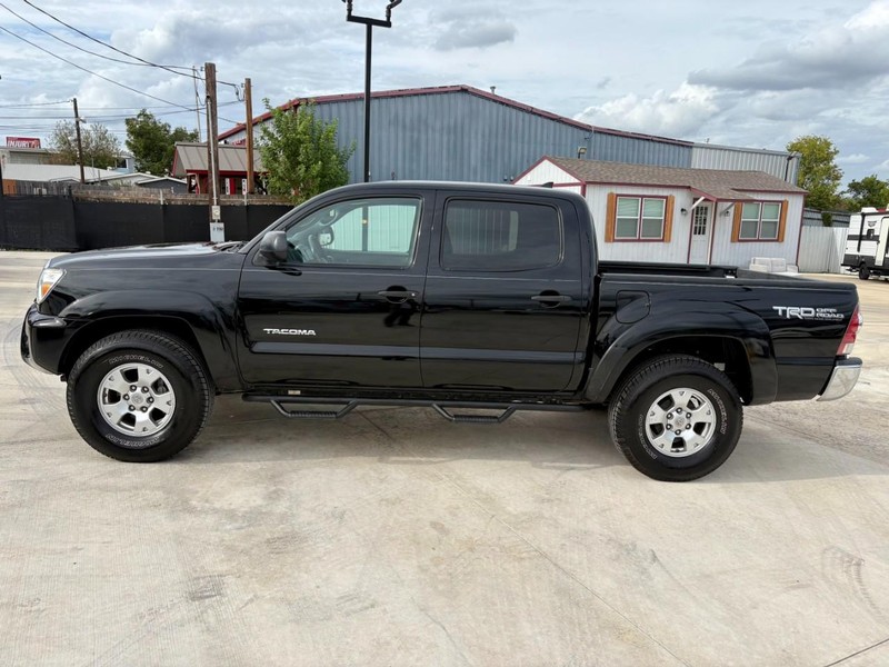 Toyota Tacoma Vehicle Image 02