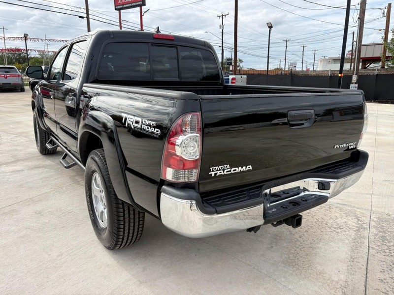 Toyota Tacoma Vehicle Image 03