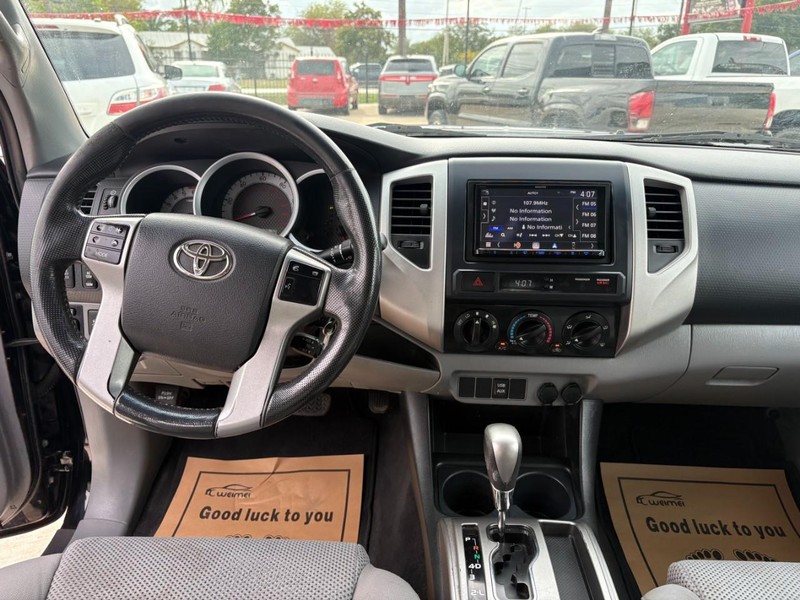 Toyota Tacoma Vehicle Image 11