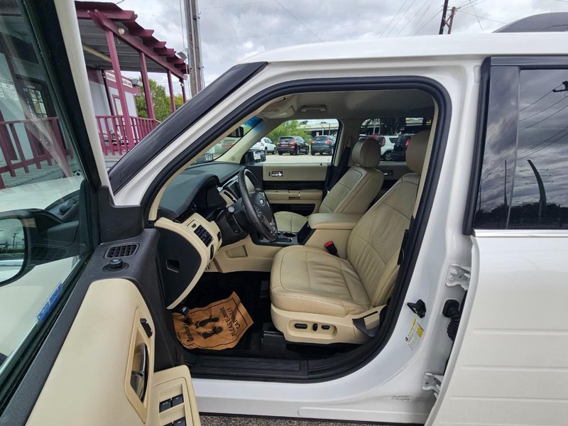 Ford Flex Vehicle Image 11
