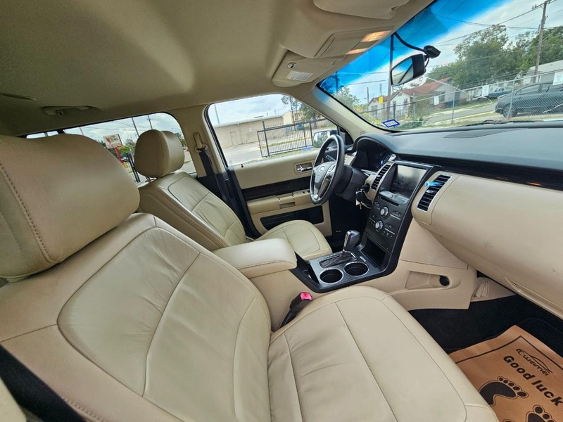 Ford Flex Vehicle Image 16
