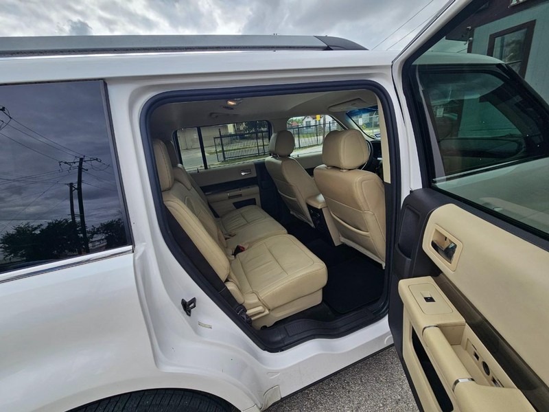 Ford Flex Vehicle Image 17