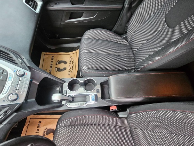 Chevrolet Equinox Vehicle Full-screen Gallery Image 13
