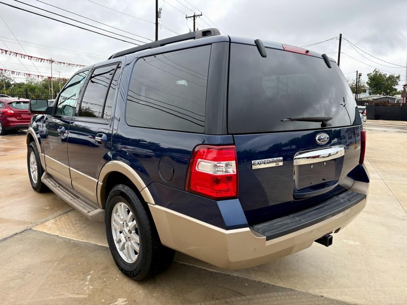 Ford Expedition Vehicle Image 03