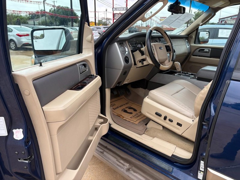 Ford Expedition Vehicle Image 09