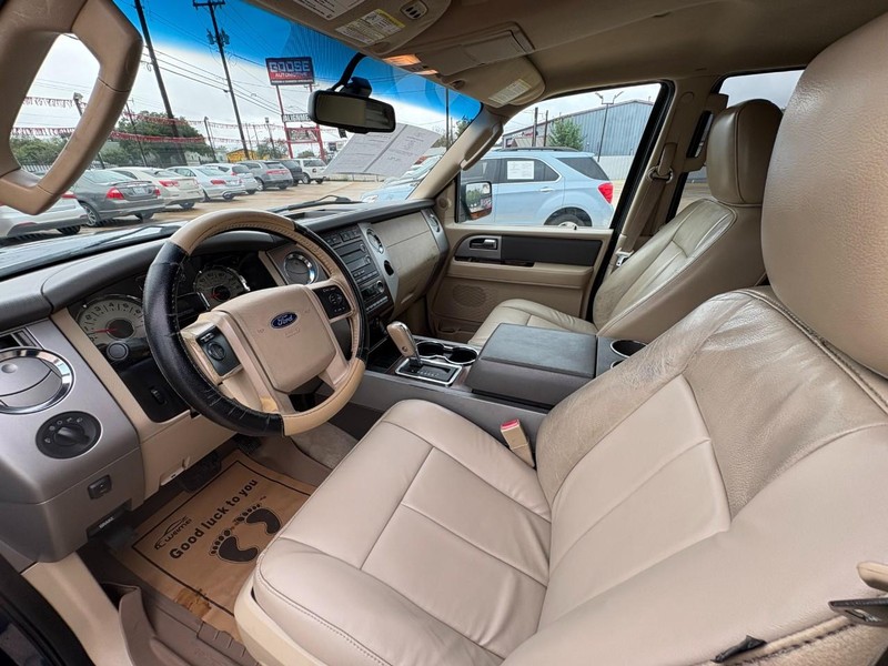 Ford Expedition Vehicle Image 10