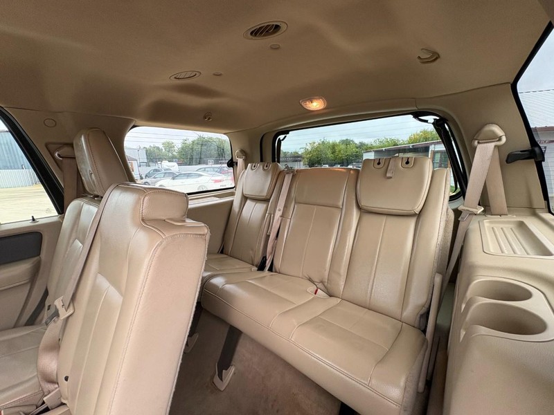 Ford Expedition Vehicle Image 20