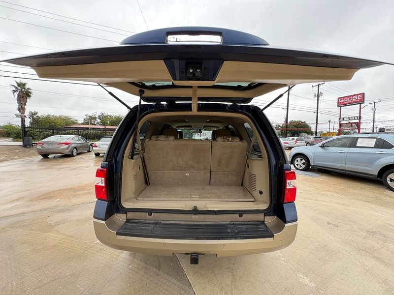 Ford Expedition Vehicle Image 22