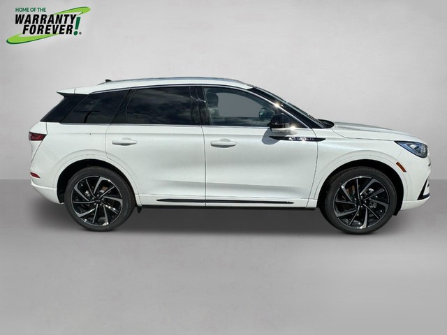 2024 Lincoln Corsair Grand Touring thumbnail image 04