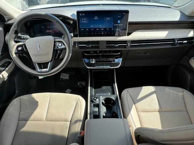2024 Lincoln Corsair Grand Touring thumbnail image 09