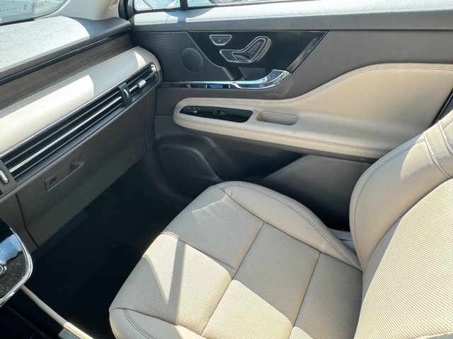 2024 Lincoln Corsair Grand Touring thumbnail image 11