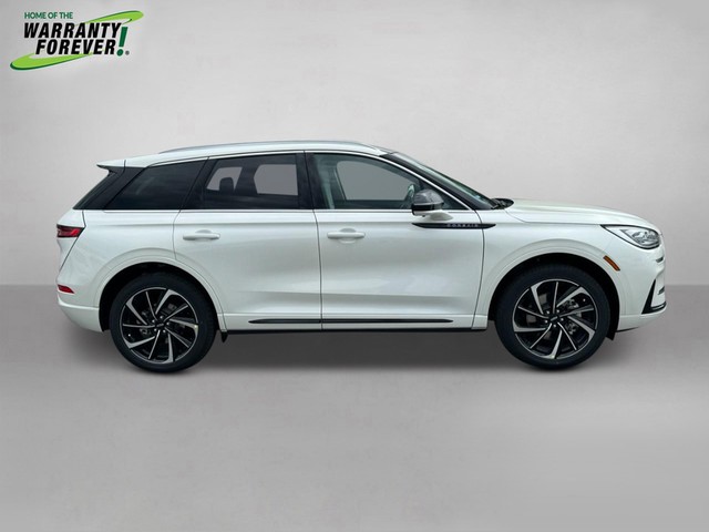 2024 Lincoln Corsair Grand Touring thumbnail image 04