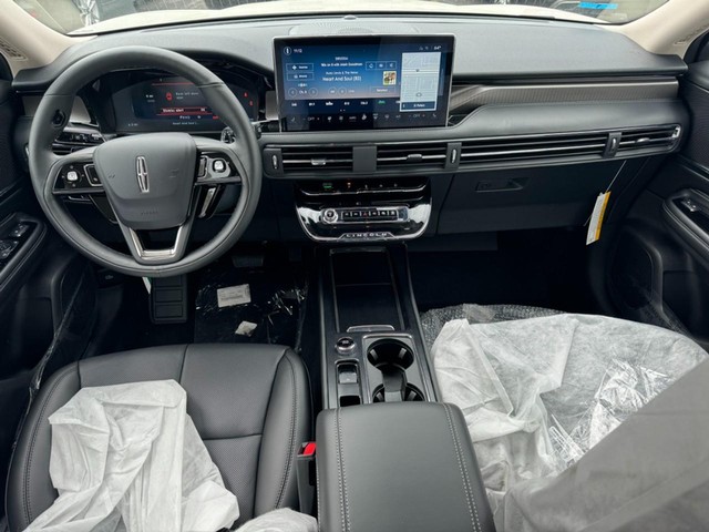 2024 Lincoln Corsair Grand Touring thumbnail image 09