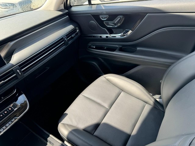 2024 Lincoln Corsair Grand Touring thumbnail image 11