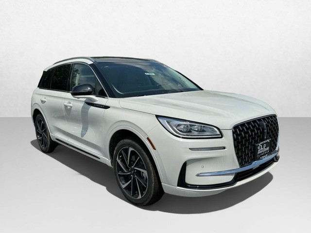 2024 Lincoln Corsair Grand Touring thumbnail image 03