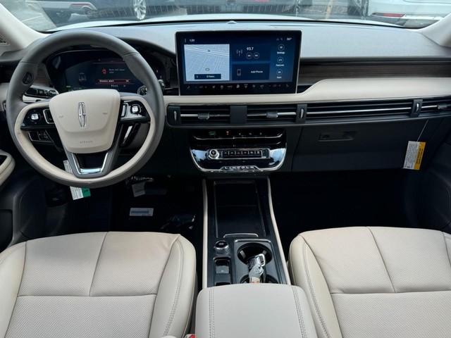 2024 Lincoln Corsair Grand Touring thumbnail image 09