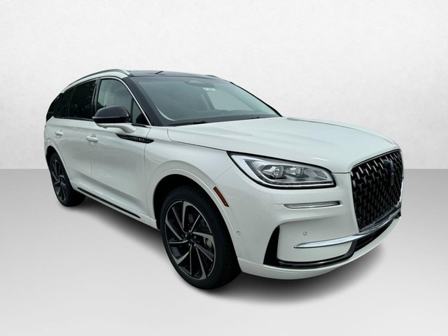 2024 Lincoln Corsair Grand Touring thumbnail image 03