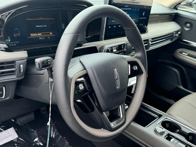 2024 Lincoln Corsair Grand Touring thumbnail image 15