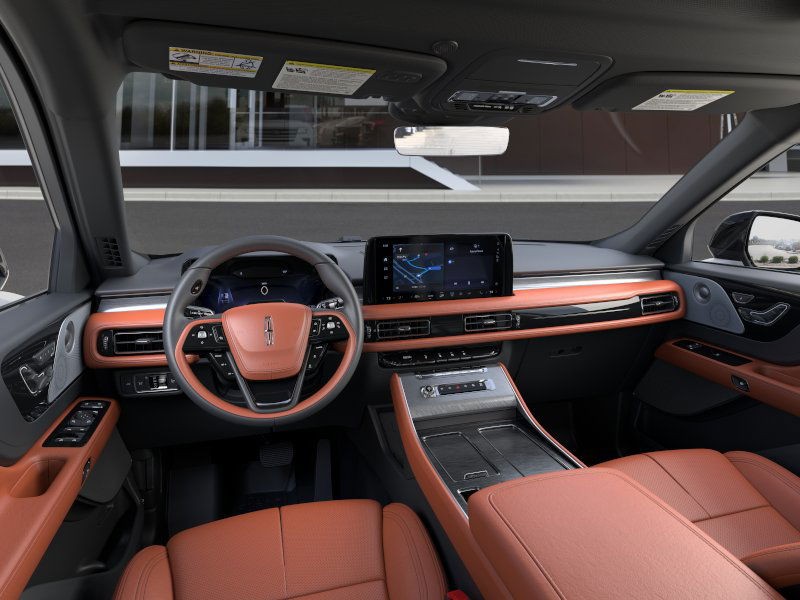 Lincoln Aviator Vehicle Full-screen Gallery Image 09