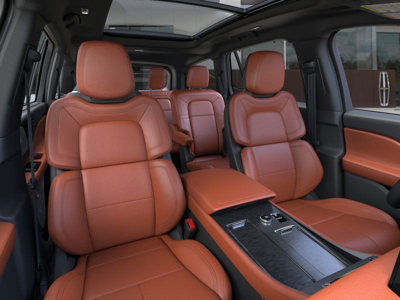 Lincoln Aviator Vehicle Full-screen Gallery Image 10
